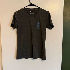 cotopaxi gray llama lover tshirt size XS